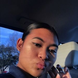 Meet your Posher, Camille